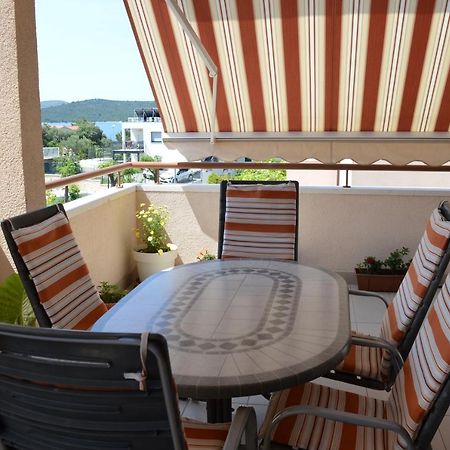 Apartment Švrćo Žaborić Extérieur photo
