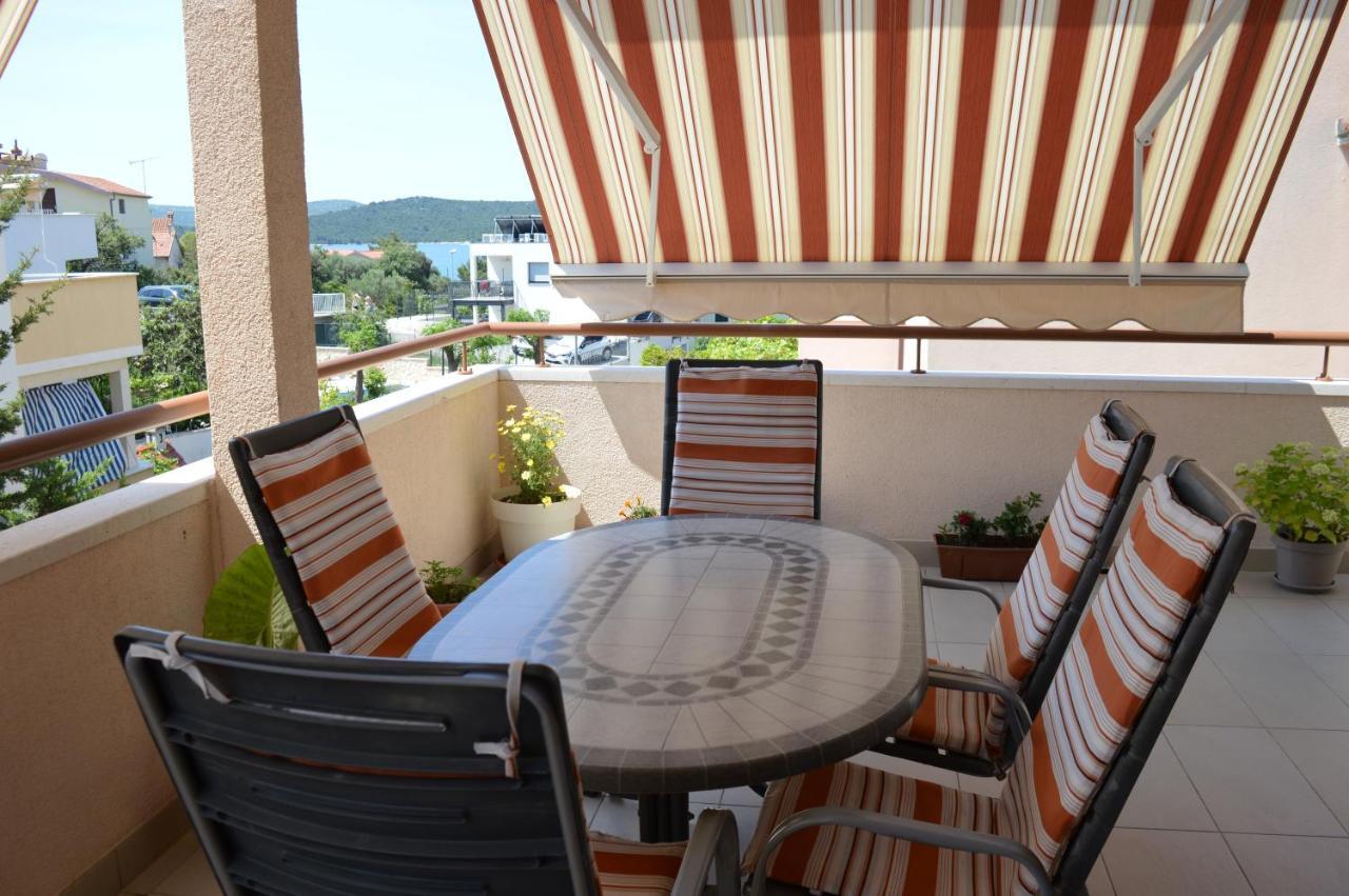 Apartment Švrćo Žaborić Extérieur photo