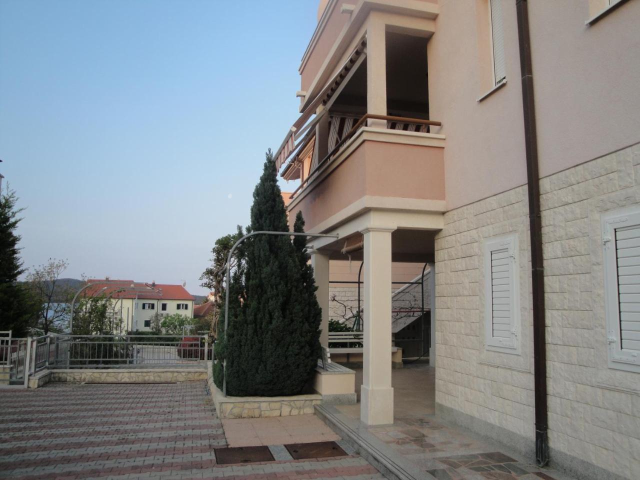 Apartment Švrćo Žaborić Extérieur photo