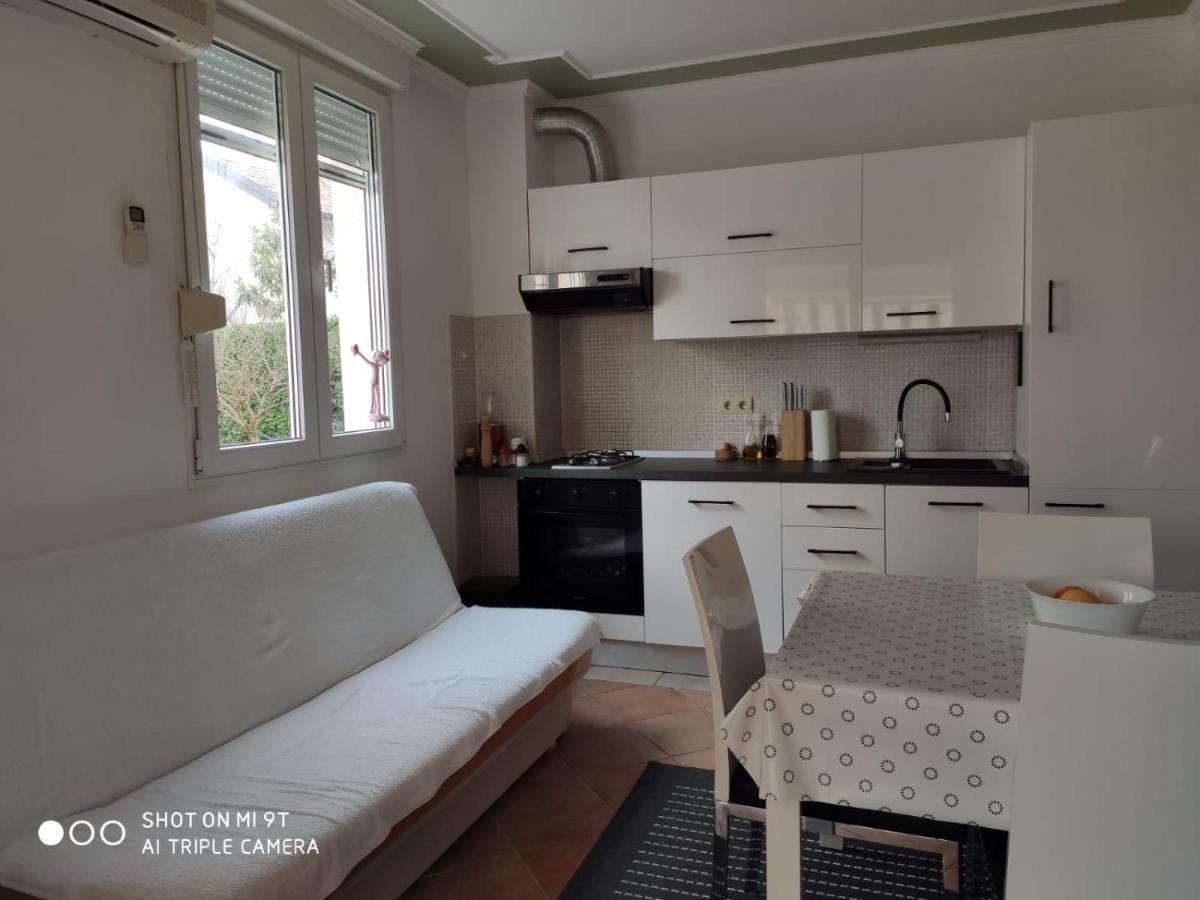 Apartment Švrćo Žaborić Extérieur photo