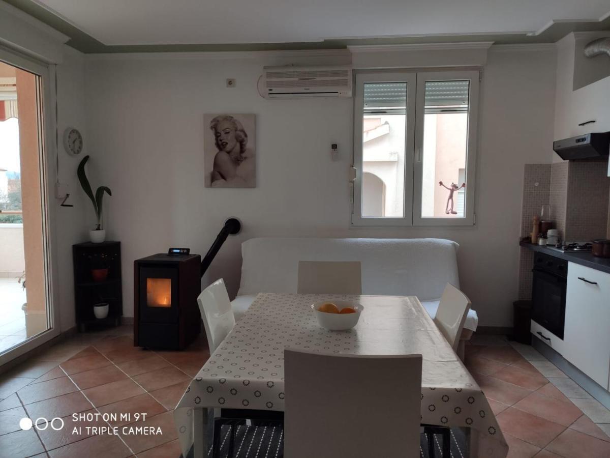 Apartment Švrćo Žaborić Extérieur photo